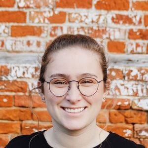 Meet your Posher, Alexis